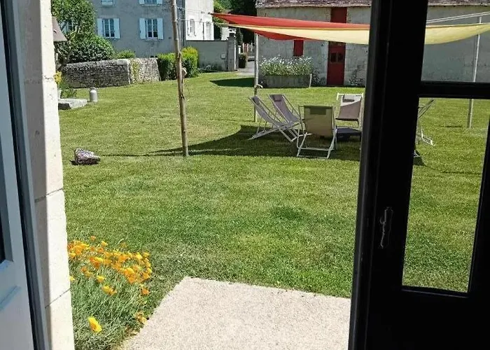 Le A La Fois De Saint-maixent Le Petit Hébergement de vacances