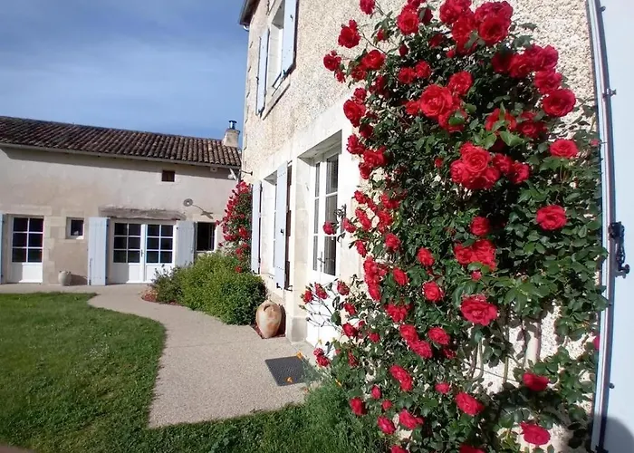 Le A La Fois De Saint-maixent Le Petit Hébergement de vacances Haims